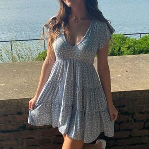 Urban Outfitters XS Blue White Floral V Neck Loose Dress